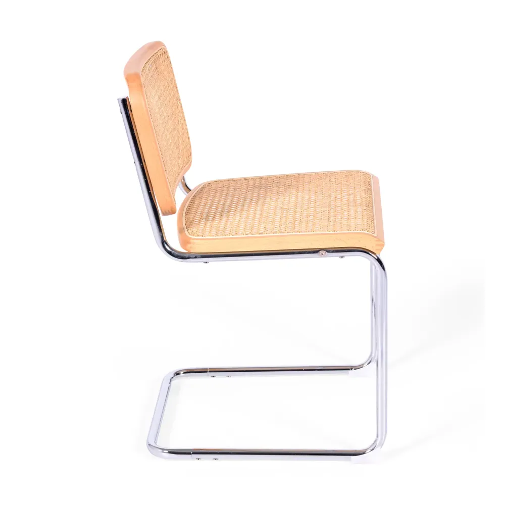 Replica della sedia in faggio Cesca di Marcel Breuer. Versione economica