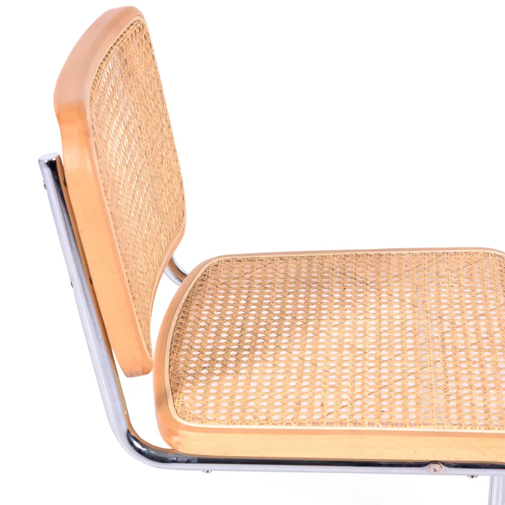 Replica della sedia in faggio Cesca di Marcel Breuer. Versione economica