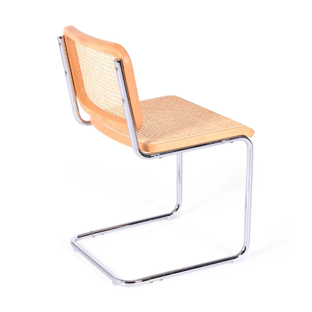 Replica della sedia in faggio Cesca di Marcel Breuer. Versione economica