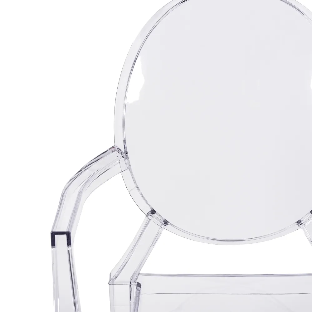 Replica della sedia Louis Ghost di Phillipe Starck