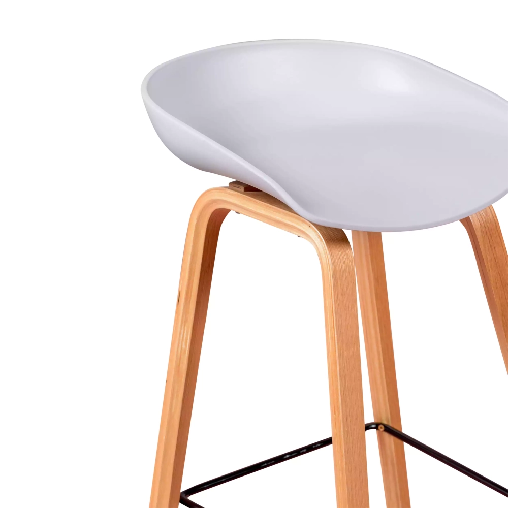 Ottieni lo sgabello in legno di faggio nordico - Mobile Design