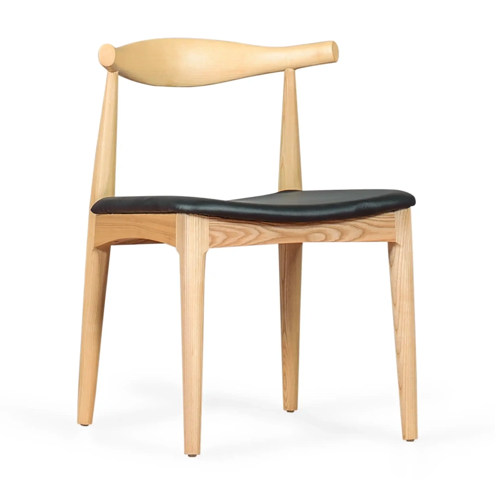 Replica della famosa sedia Elbow, disegnata da Hans J. Wegner