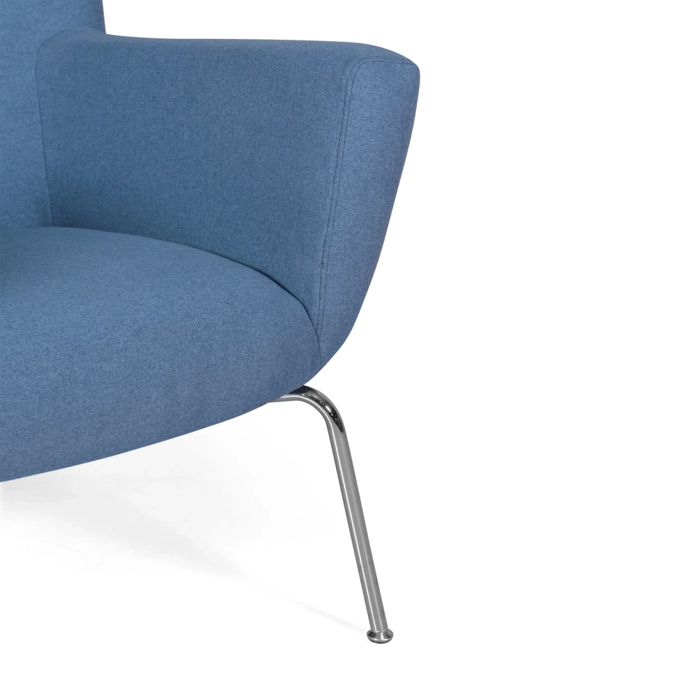 Replica della poltrona Wing CH445 del designer Hans J. Wegner