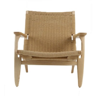 Réplique du fauteuil scandinave Lounge CH25 en bois de frêne