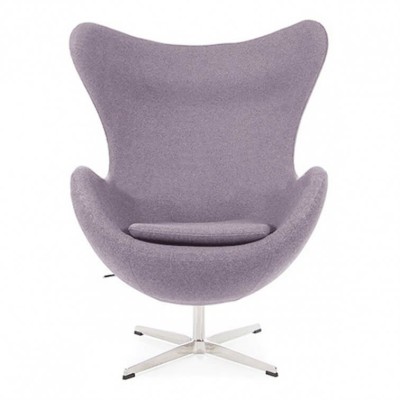 Réplique de la chaise Egg avec repose-pieds du designer Arne Jacobsen