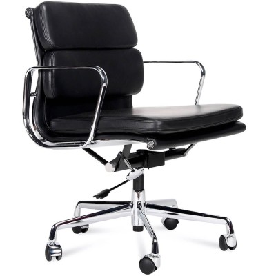 Replica Aluminum EA217 office chair by Charles & Ray Eames.