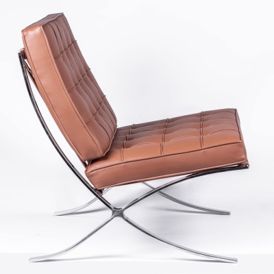 Réplique chaise Barcelona en cuir cognac.