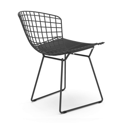 Replica Bertoia metal chair in black steel in industrial style of the famous designer Hans J. Wegner