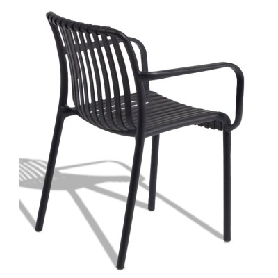 Noel chair in polypropylene plastic perfect for outdoors