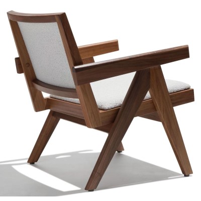 Compass lounge chair with armrests in teak wood and bouclé fabric